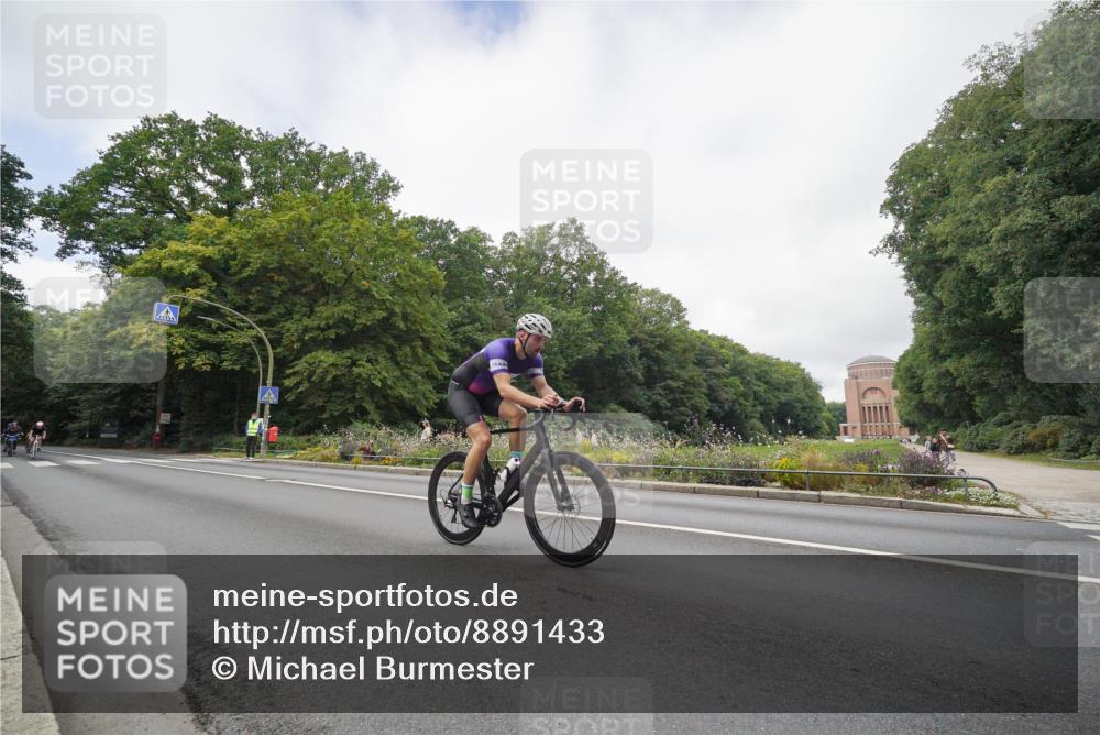 14.09.2025 - Stadtparktriathlon Michael Burmester http://msf.ph/oto/8891433 14.09.2025 10:36:57 Radfahren 588, 622, 694, 752, 764, 783, 788, 798 meine-sportfotos.de