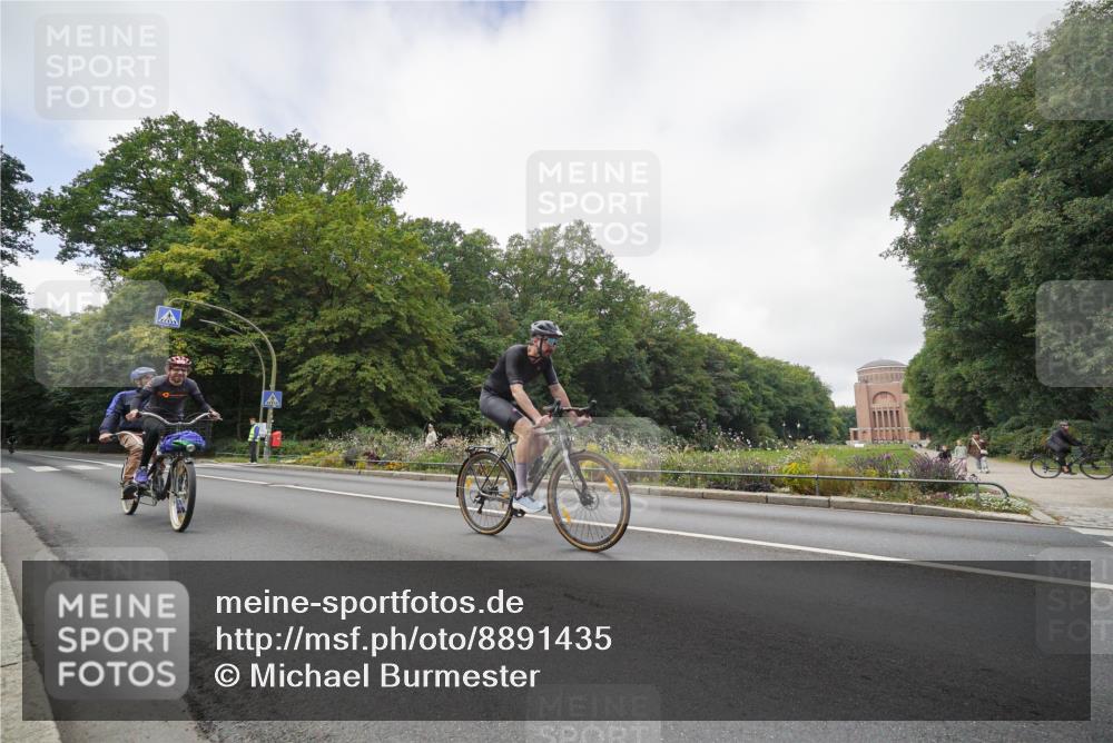 14.09.2025 - Stadtparktriathlon Michael Burmester http://msf.ph/oto/8891435 14.09.2025 10:37:02 Radfahren 518, 588, 622, 737, 752, 788 meine-sportfotos.de