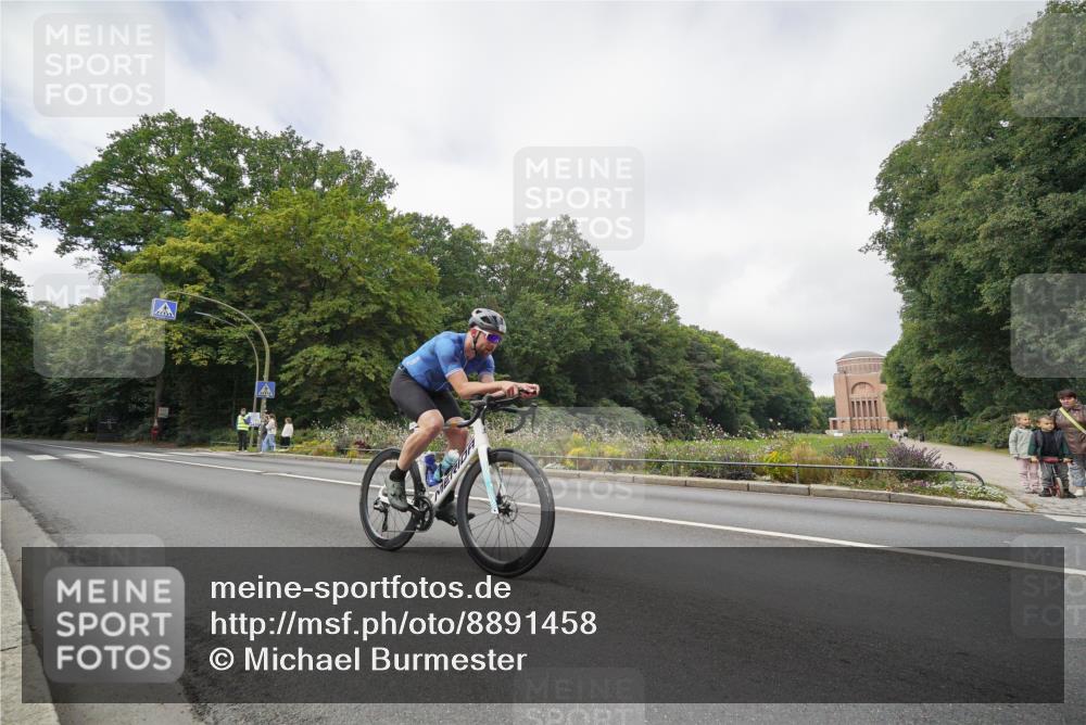 14.09.2025 - Stadtparktriathlon Michael Burmester http://msf.ph/oto/8891458 14.09.2025 10:37:34 Radfahren 535, 632, 685, 688, 702, 727, 753 meine-sportfotos.de