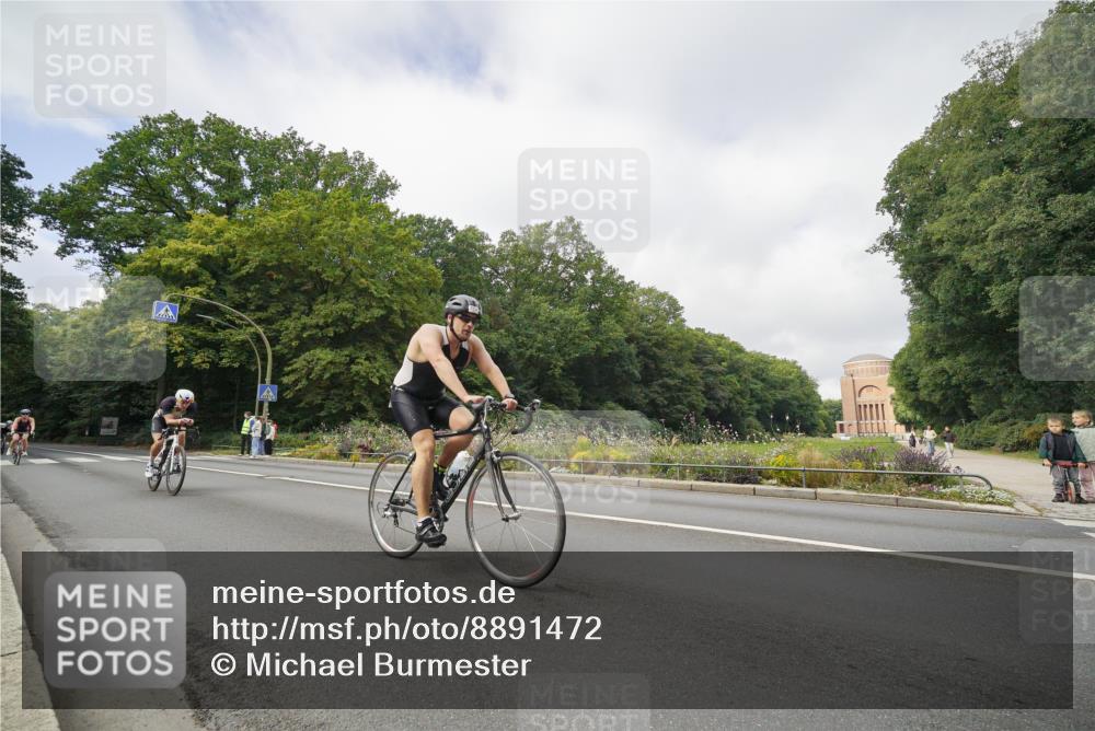 14.09.2025 - Stadtparktriathlon Michael Burmester http://msf.ph/oto/8891472 14.09.2025 10:38:15 Radfahren 705, 730, 748, 750, 759, 763, 799, 800 meine-sportfotos.de