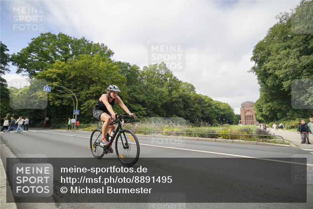 14.09.2025 - Stadtparktriathlon Michael Burmester http://msf.ph/oto/8891495 14.09.2025 10:38:57 Radfahren 581, 624, 706, 779 meine-sportfotos.de