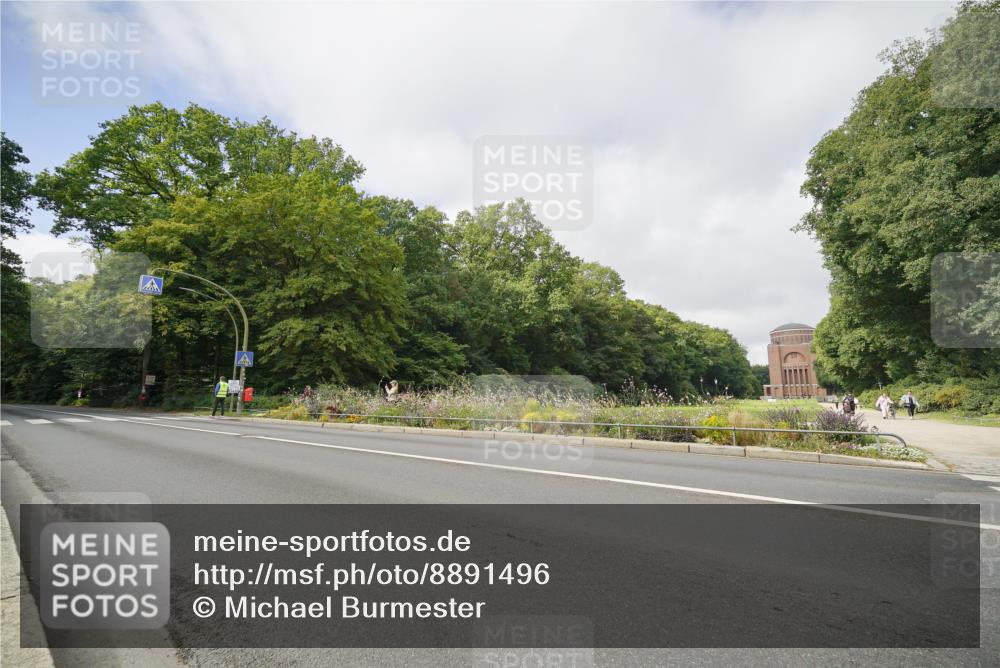 14.09.2025 - Stadtparktriathlon Michael Burmester http://msf.ph/oto/8891496 14.09.2025 10:39:01 Radfahren 636, 706 meine-sportfotos.de