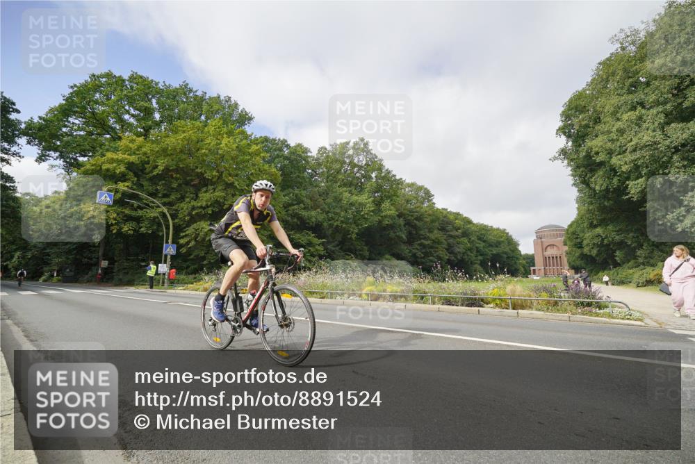 14.09.2025 - Stadtparktriathlon Michael Burmester http://msf.ph/oto/8891524 14.09.2025 10:39:18 Radfahren 515, 637, 732, 758, 786, 801 meine-sportfotos.de