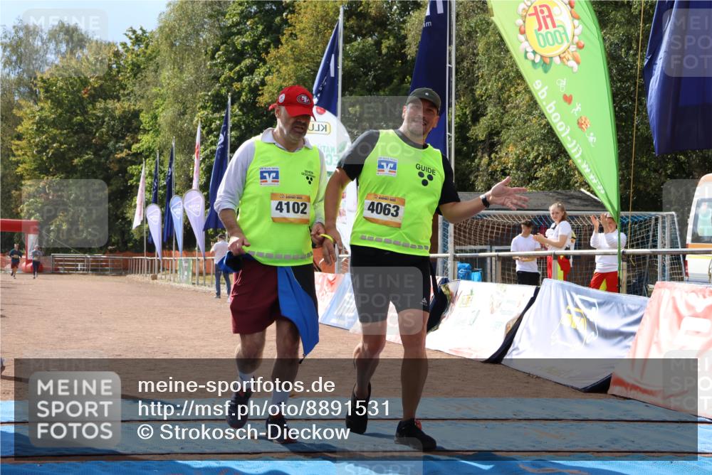 14.09.2025 - Airport Race Strokosch-Dieckow http://msf.ph/oto/8891531 14.09.2025 13:17:08 Ziel 4063, 4102 meine-sportfotos.de
