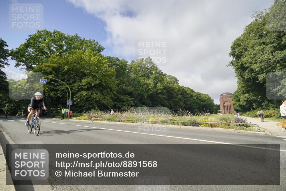 14.09.2025 - Stadtparktriathlon Michael Burmester http://msf.ph/oto/8891568 14.09.2025 10:40:16 Radfahren 626, 712, 714 meine-sportfotos.de