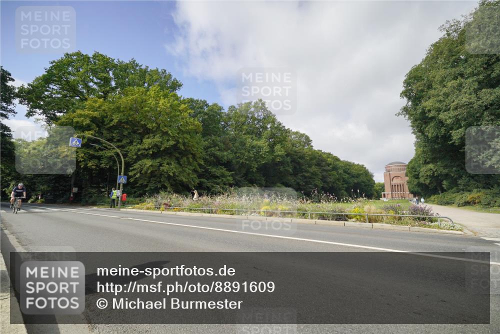14.09.2025 - Stadtparktriathlon Michael Burmester http://msf.ph/oto/8891609 14.09.2025 10:40:40 Radfahren 641, 655, 682, 735, 765, 792, 803, 816 meine-sportfotos.de
