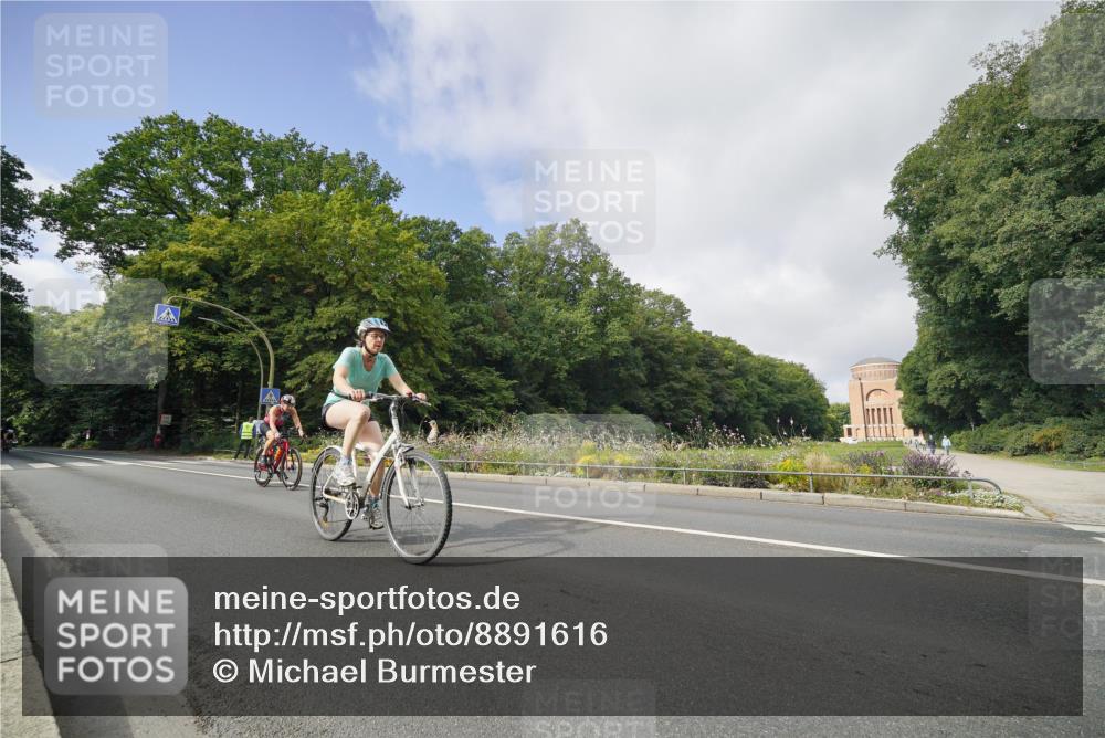 14.09.2025 - Stadtparktriathlon Michael Burmester http://msf.ph/oto/8891616 14.09.2025 10:40:48 Radfahren 641, 655, 682, 695, 701, 787, 816, 821 meine-sportfotos.de