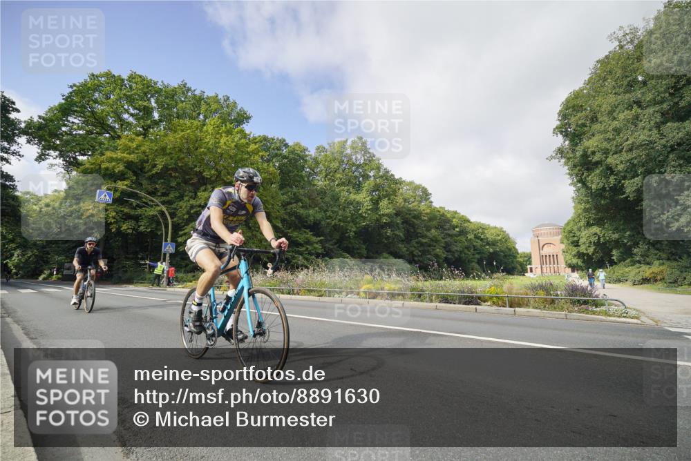 14.09.2025 - Stadtparktriathlon Michael Burmester http://msf.ph/oto/8891630 14.09.2025 10:41:04 Radfahren 662, 665, 746, 762, 771, 778, 781, 802 meine-sportfotos.de