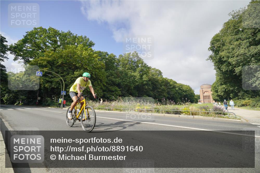 14.09.2025 - Stadtparktriathlon Michael Burmester http://msf.ph/oto/8891640 14.09.2025 10:41:12 Radfahren 746, 771, 778, 791 meine-sportfotos.de