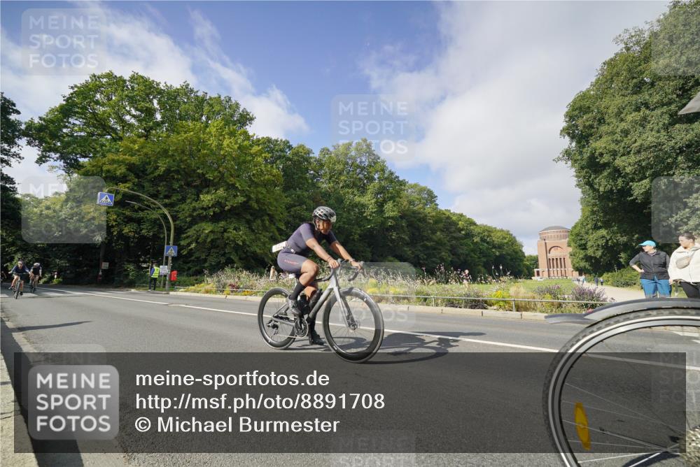 14.09.2025 - Stadtparktriathlon Michael Burmester http://msf.ph/oto/8891708 14.09.2025 10:42:18 Radfahren 599, 621, 628, 657, 676, 692, 754 meine-sportfotos.de