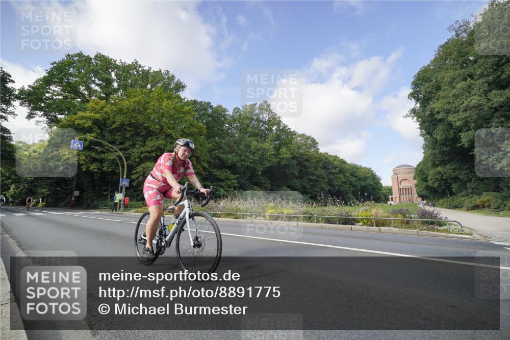 14.09.2025 - Stadtparktriathlon Michael Burmester http://msf.ph/oto/8891775 14.09.2025 10:45:09 Radfahren 629, 642, 671, 691, 759, 799 meine-sportfotos.de