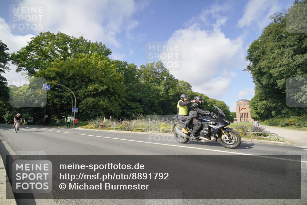 14.09.2025 - Stadtparktriathlon Michael Burmester http://msf.ph/oto/8891792 14.09.2025 10:45:42 Radfahren 622, 686, 688, 761 meine-sportfotos.de