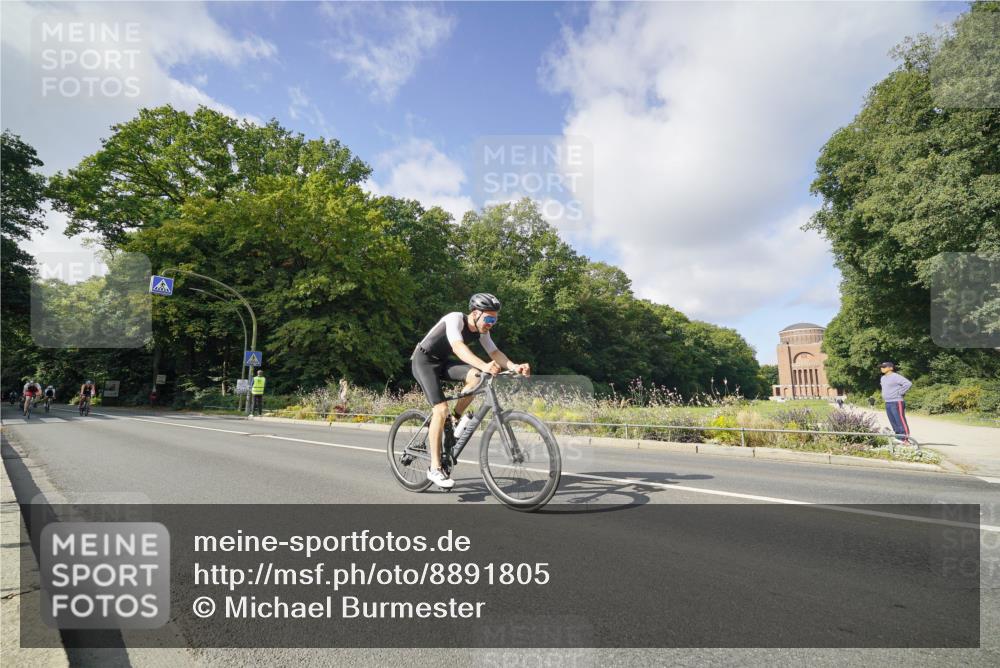 14.09.2025 - Stadtparktriathlon Michael Burmester http://msf.ph/oto/8891805 14.09.2025 10:46:36 Radfahren 624, 687, 700, 704, 706, 721, 758, 779 meine-sportfotos.de