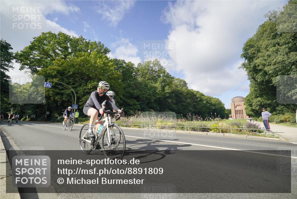 14.09.2025 - Stadtparktriathlon Michael Burmester http://msf.ph/oto/8891809 14.09.2025 10:46:41 Radfahren 624, 687, 700, 704, 705, 706, 721, 758, 779 meine-sportfotos.de