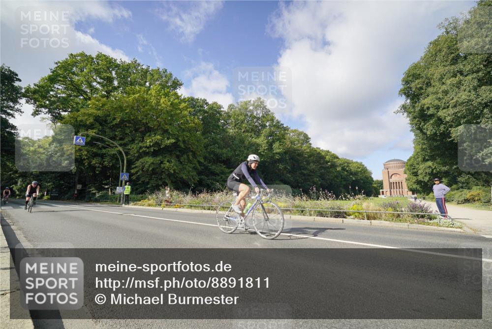 14.09.2025 - Stadtparktriathlon Michael Burmester http://msf.ph/oto/8891811 14.09.2025 10:46:42 Radfahren 624, 636, 687, 700, 704, 705, 706, 721, 758, 779 meine-sportfotos.de