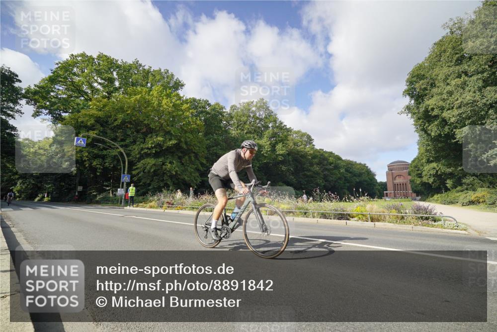 14.09.2025 - Stadtparktriathlon Michael Burmester http://msf.ph/oto/8891842 14.09.2025 10:47:56 Radfahren 641, 647, 695, 697, 729, 740, 762, 765, 787, 818 meine-sportfotos.de