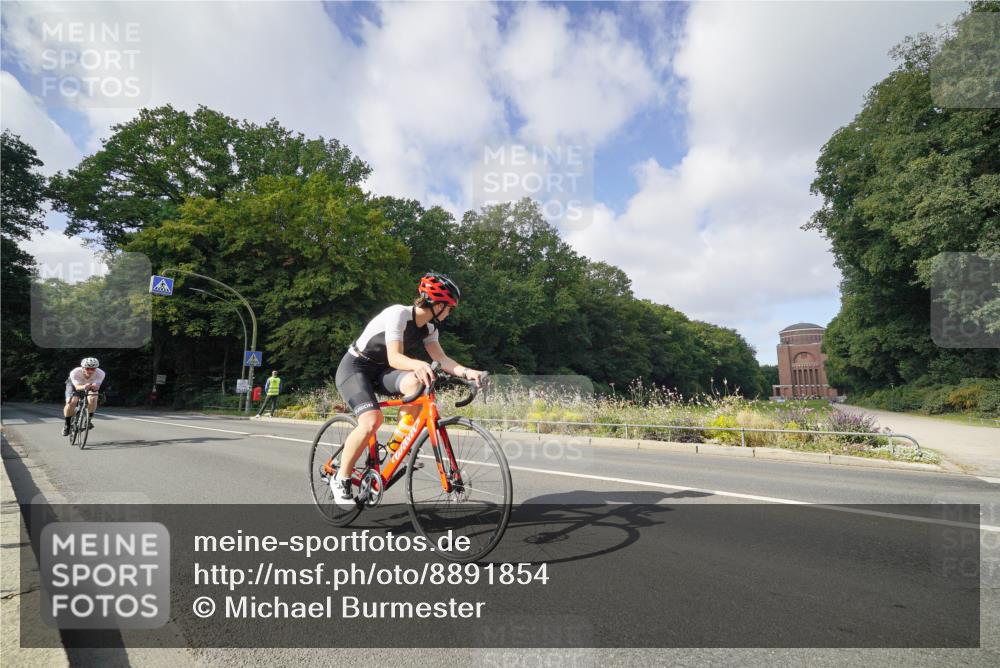 14.09.2025 - Stadtparktriathlon Michael Burmester http://msf.ph/oto/8891854 14.09.2025 10:48:09 Radfahren 647, 662, 665, 728, 740, 749, 762, 765, 777, 792, 818 meine-sportfotos.de