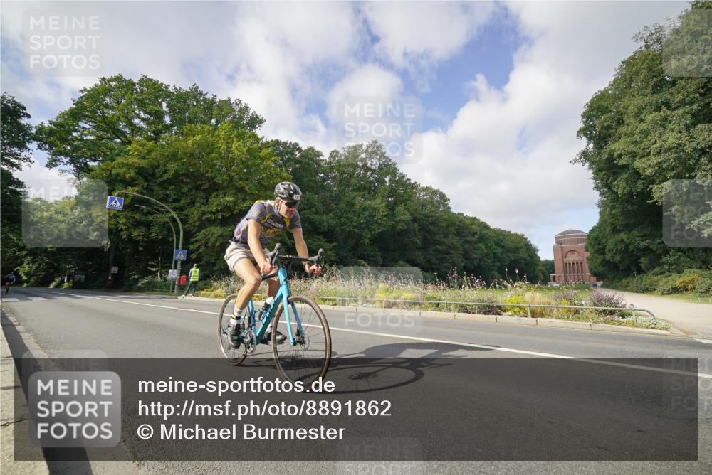 14.09.2025 - Stadtparktriathlon Michael Burmester http://msf.ph/oto/8891862 14.09.2025 10:48:32 Radfahren 769, 781, 807 meine-sportfotos.de