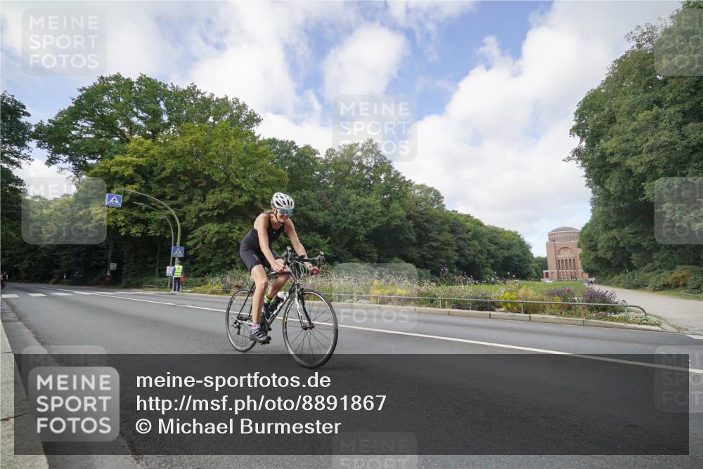 14.09.2025 - Stadtparktriathlon Michael Burmester http://msf.ph/oto/8891867 14.09.2025 10:48:49 Radfahren 626, 701, 778 meine-sportfotos.de