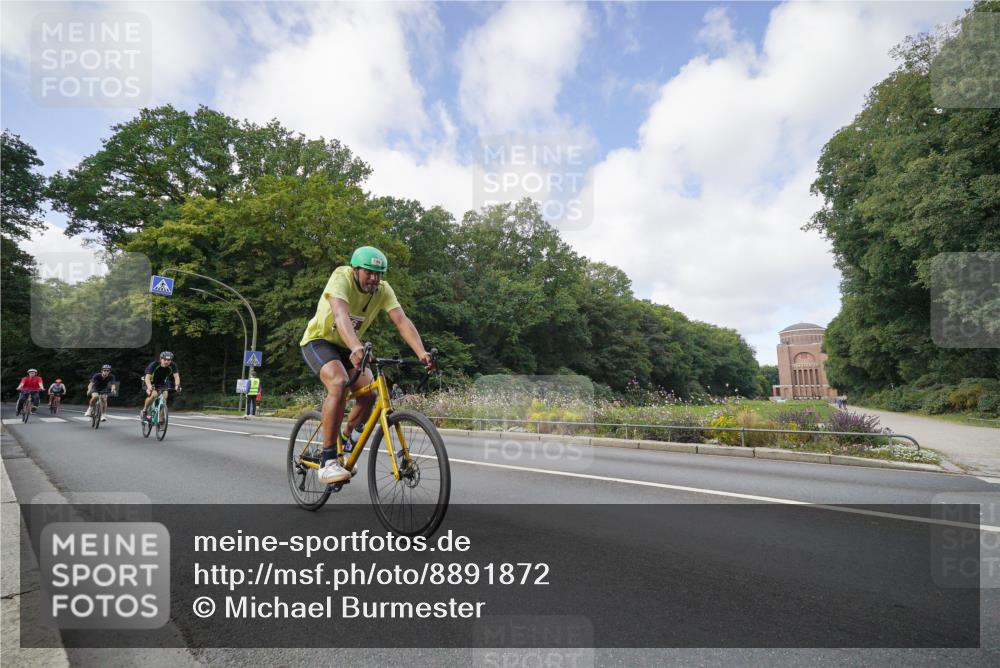 14.09.2025 - Stadtparktriathlon Michael Burmester http://msf.ph/oto/8891872 14.09.2025 10:48:59 Radfahren 558, 626, 746, 760, 771, 778, 802 meine-sportfotos.de