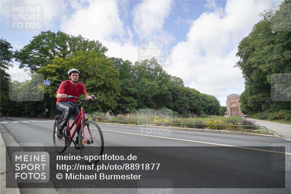 14.09.2025 - Stadtparktriathlon Michael Burmester http://msf.ph/oto/8891877 14.09.2025 10:49:03 Radfahren 558, 674, 746, 760, 770, 771, 778, 802 meine-sportfotos.de