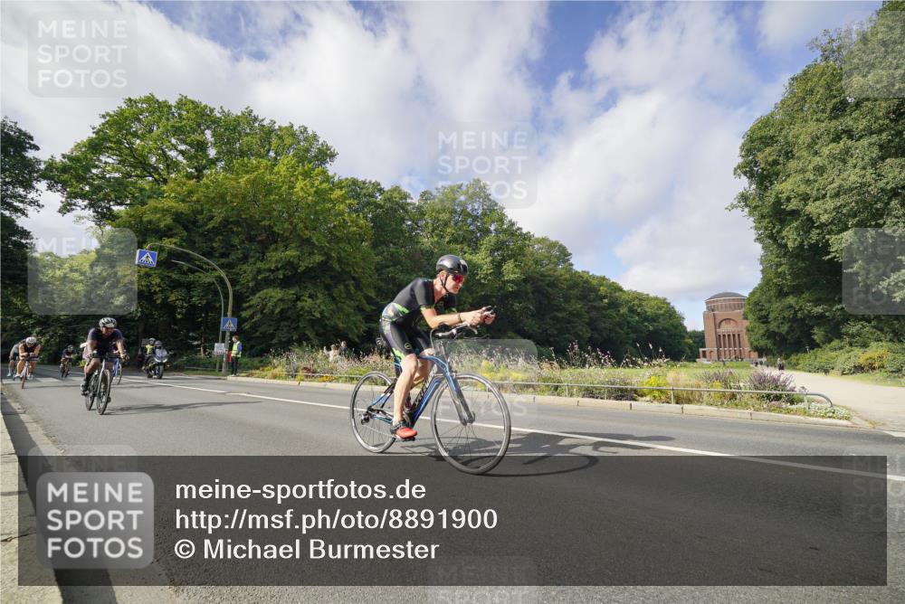 14.09.2025 - Stadtparktriathlon Michael Burmester http://msf.ph/oto/8891900 14.09.2025 10:50:09 Radfahren 681, 692, 764, 783, 788, 798, 811, 817, 820 meine-sportfotos.de