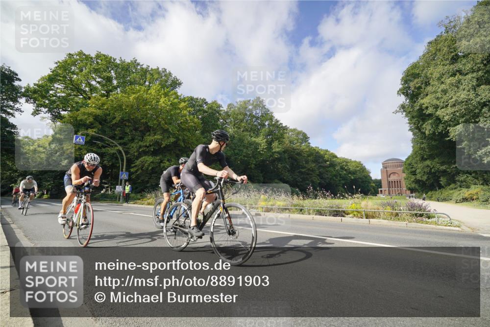14.09.2025 - Stadtparktriathlon Michael Burmester http://msf.ph/oto/8891903 14.09.2025 10:50:11 Radfahren 681, 692, 764, 783, 788, 798, 811, 817, 820 meine-sportfotos.de