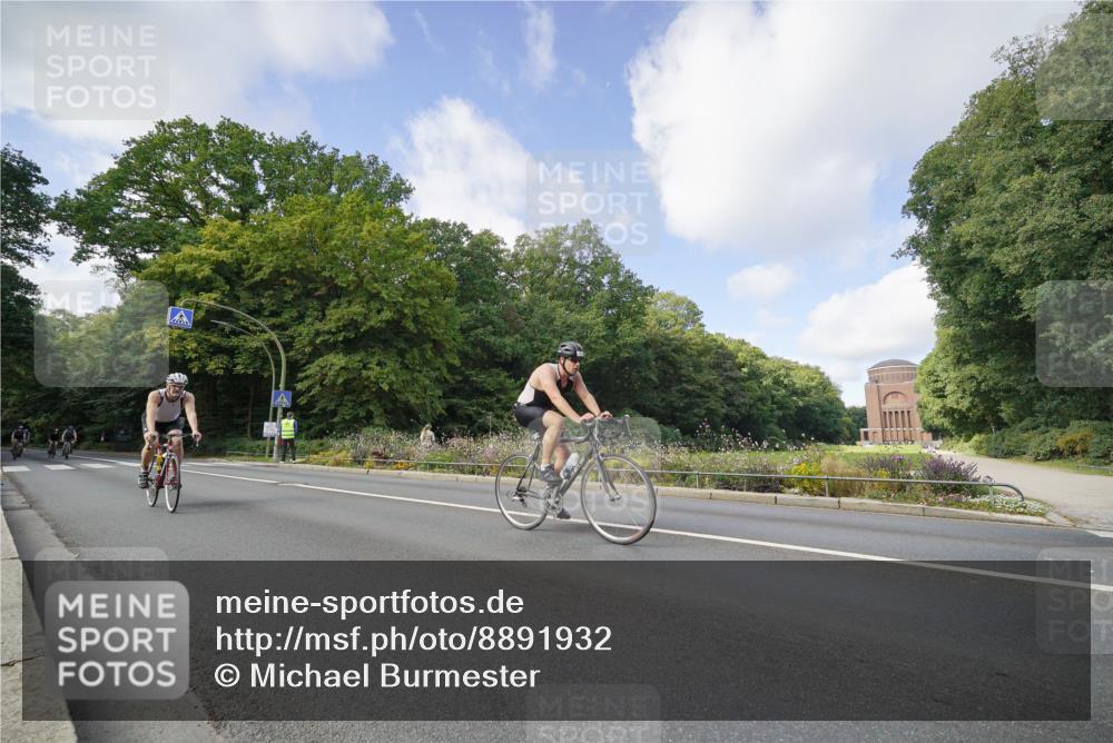 14.09.2025 - Stadtparktriathlon Michael Burmester http://msf.ph/oto/8891932 14.09.2025 10:51:50 Radfahren 651, 693, 724, 727, 743, 750, 752, 775, 804 meine-sportfotos.de