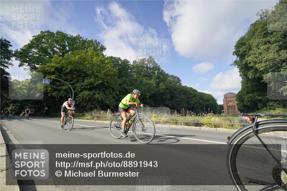 14.09.2025 - Stadtparktriathlon Michael Burmester http://msf.ph/oto/8891943 14.09.2025 10:52:13 Radfahren 661, 720, 759, 772, 785, 797, 799, 805, 806, 813 meine-sportfotos.de