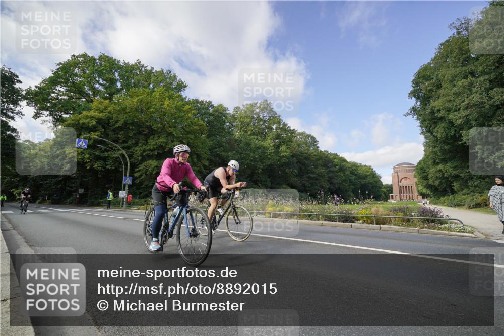 14.09.2025 - Stadtparktriathlon Michael Burmester http://msf.ph/oto/8892015 14.09.2025 10:54:40 Radfahren 627, 629, 667, 671, 688, 702, 732, 736, 749 meine-sportfotos.de
