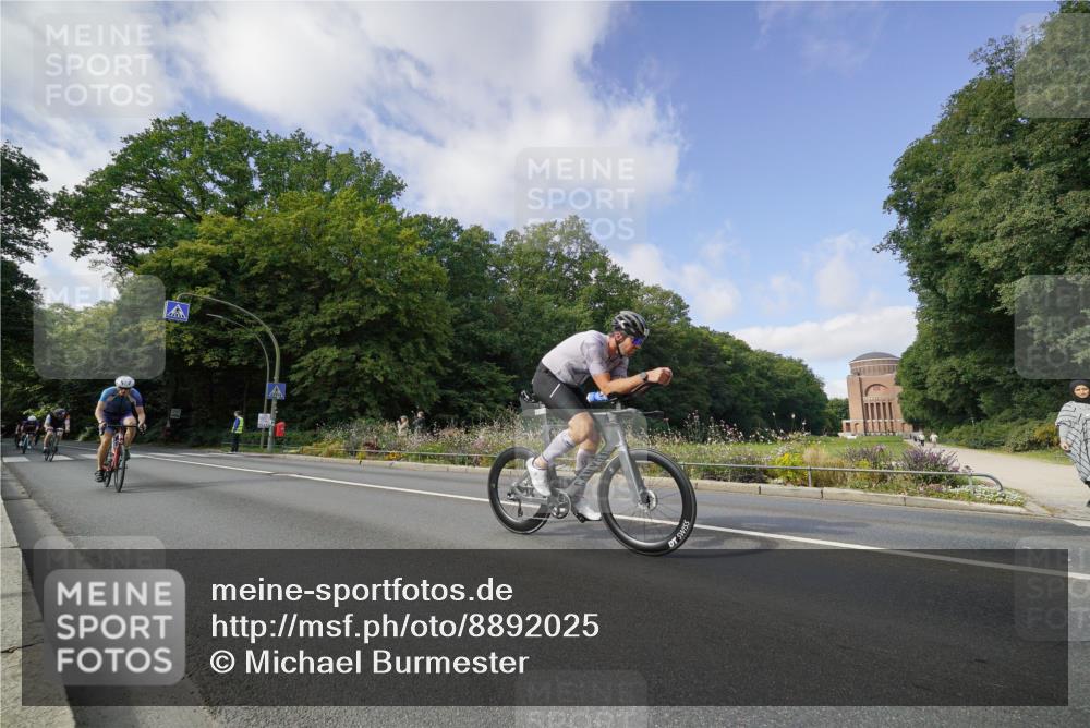 14.09.2025 - Stadtparktriathlon Michael Burmester http://msf.ph/oto/8892025 14.09.2025 10:54:51 Radfahren 627, 636, 687, 700, 702, 704, 728, 736, 780, 787, 790, 825, 901 meine-sportfotos.de