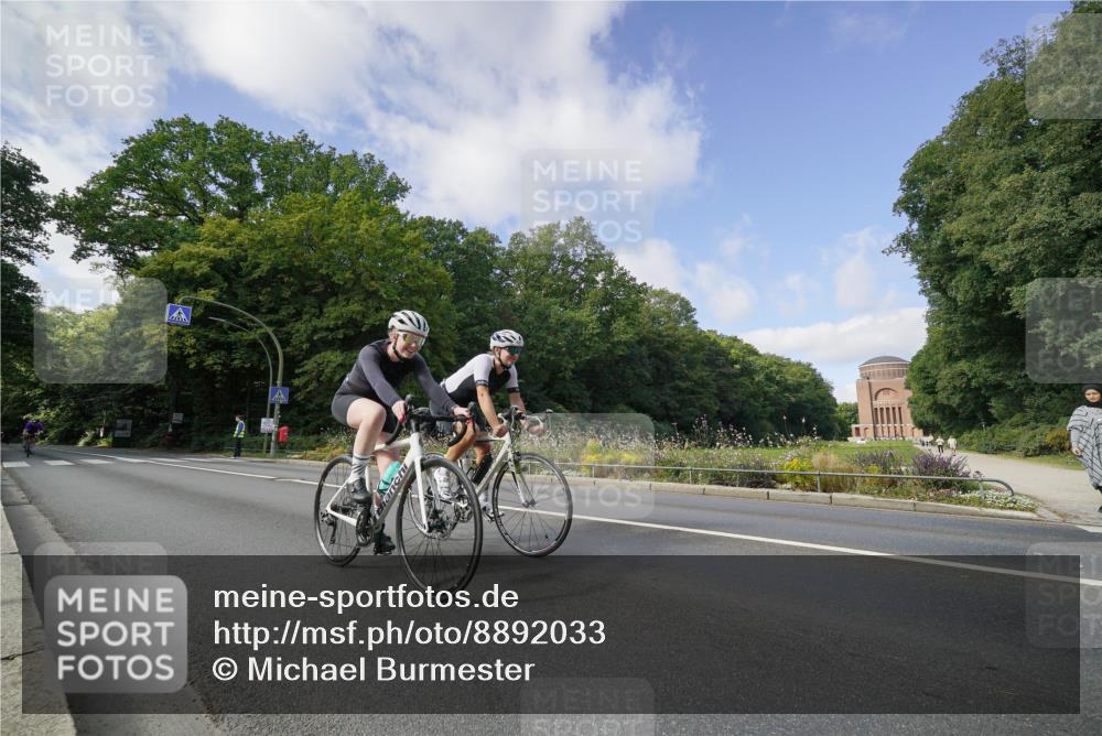 14.09.2025 - Stadtparktriathlon Michael Burmester http://msf.ph/oto/8892033 14.09.2025 10:54:58 Radfahren 636, 687, 700, 704, 780, 786, 787, 790, 901 meine-sportfotos.de