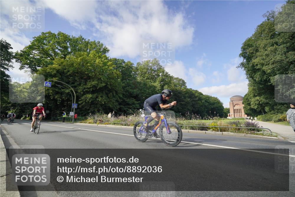 14.09.2025 - Stadtparktriathlon Michael Burmester http://msf.ph/oto/8892036 14.09.2025 10:55:08 Radfahren 632, 686, 699, 705, 721, 729, 769, 847 meine-sportfotos.de