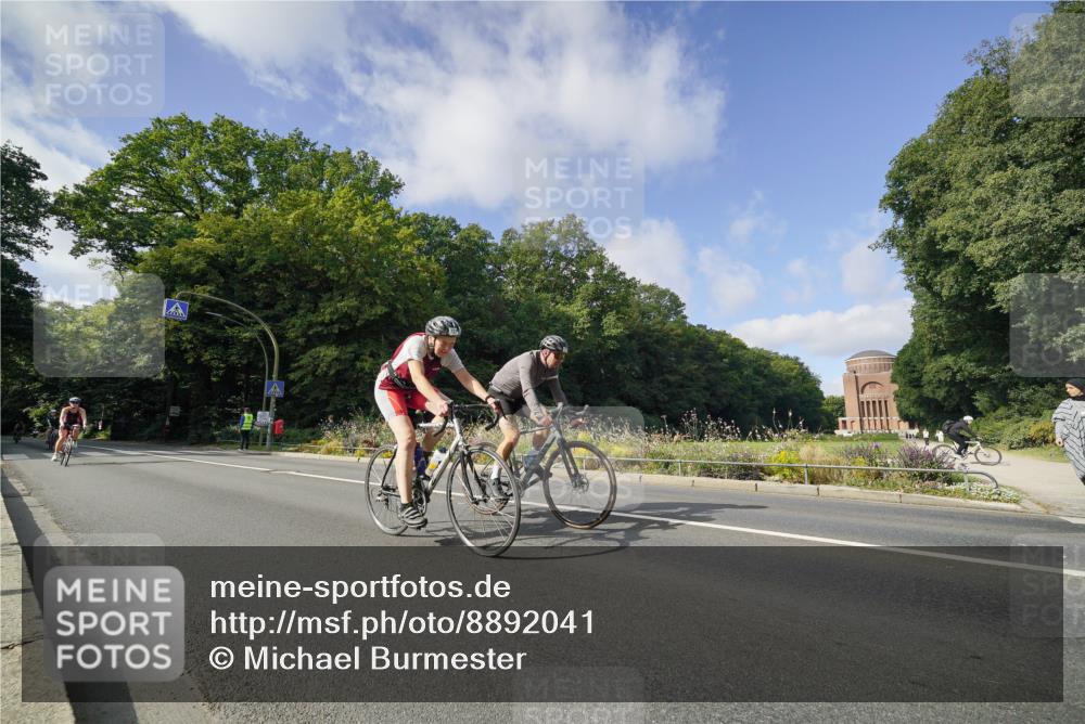 14.09.2025 - Stadtparktriathlon Michael Burmester http://msf.ph/oto/8892041 14.09.2025 10:55:12 Radfahren 632, 686, 699, 705, 721, 729, 769, 847 meine-sportfotos.de