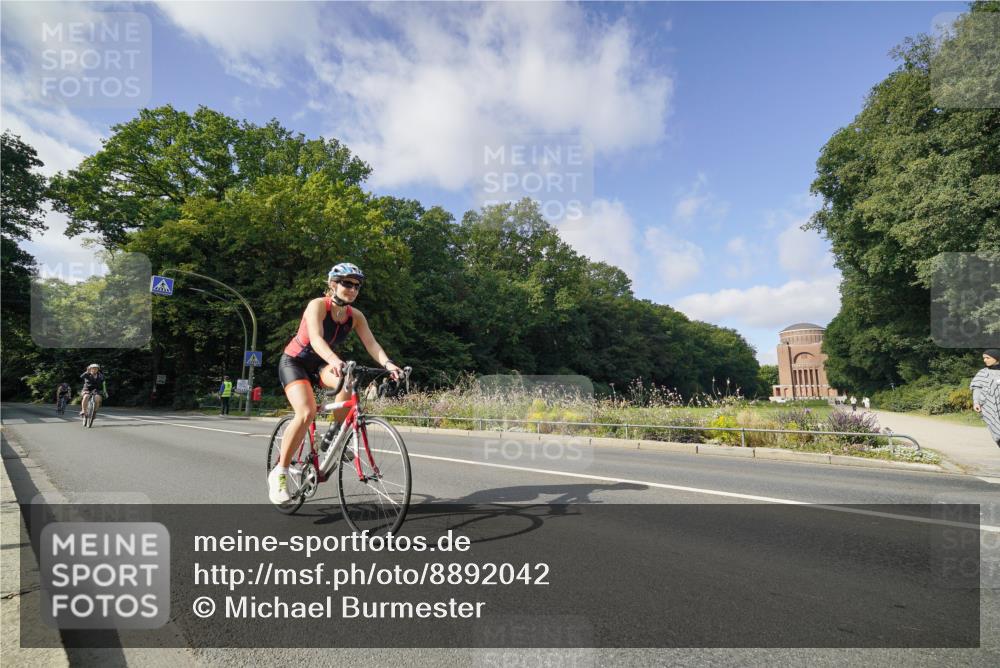 14.09.2025 - Stadtparktriathlon Michael Burmester http://msf.ph/oto/8892042 14.09.2025 10:55:14 Radfahren 632, 686, 699, 705, 721, 729, 769, 842, 847 meine-sportfotos.de