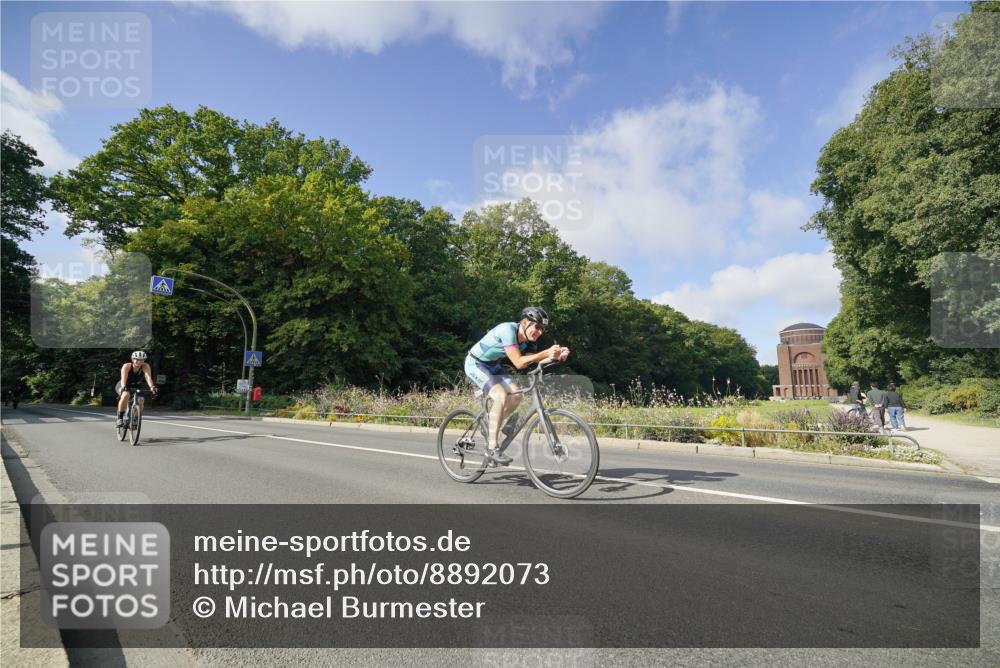 14.09.2025 - Stadtparktriathlon Michael Burmester http://msf.ph/oto/8892073 14.09.2025 10:56:27 Radfahren 645, 756, 763, 778, 802, 803, 888 meine-sportfotos.de