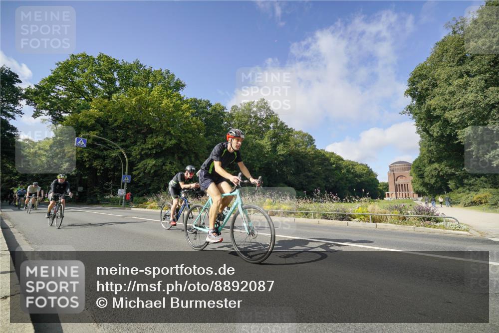 14.09.2025 - Stadtparktriathlon Michael Burmester http://msf.ph/oto/8892087 14.09.2025 10:56:47 Radfahren 697, 746, 755, 764, 767, 771, 776, 783, 788, 796, 807, 811, 817, 914 meine-sportfotos.de