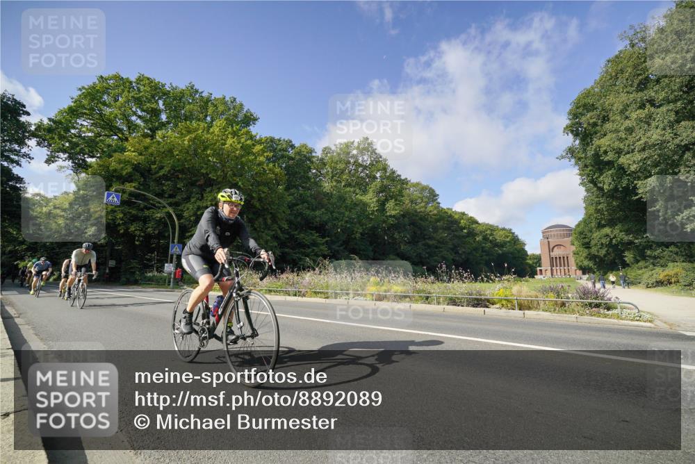 14.09.2025 - Stadtparktriathlon Michael Burmester http://msf.ph/oto/8892089 14.09.2025 10:56:48 Radfahren 697, 746, 755, 764, 767, 771, 776, 783, 788, 796, 807, 811, 817, 914 meine-sportfotos.de