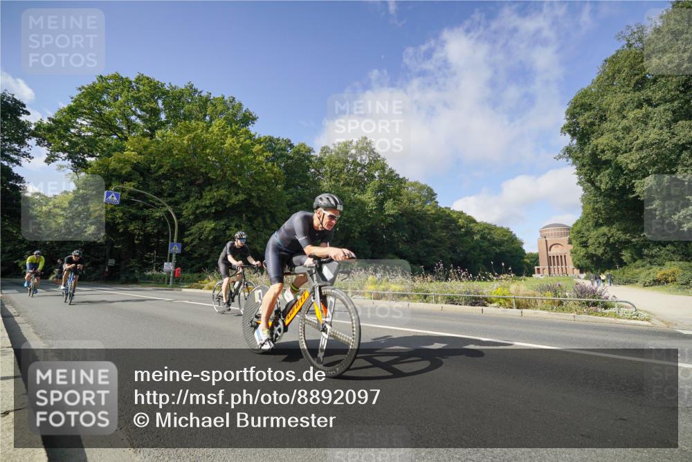 14.09.2025 - Stadtparktriathlon Michael Burmester http://msf.ph/oto/8892097 14.09.2025 10:56:53 Radfahren 697, 746, 755, 764, 767, 771, 783, 796, 798, 807, 811, 817, 909, 914 meine-sportfotos.de