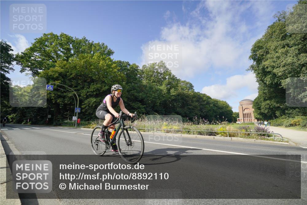 14.09.2025 - Stadtparktriathlon Michael Burmester http://msf.ph/oto/8892110 14.09.2025 10:57:12 Radfahren 626, 754, 782, 850 meine-sportfotos.de