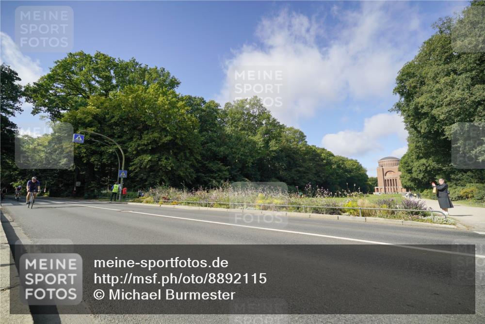 14.09.2025 - Stadtparktriathlon Michael Burmester http://msf.ph/oto/8892115 14.09.2025 10:57:30 Radfahren 638, 753, 827, 867, 905 meine-sportfotos.de