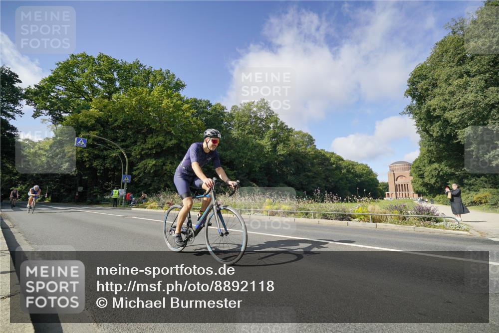 14.09.2025 - Stadtparktriathlon Michael Burmester http://msf.ph/oto/8892118 14.09.2025 10:57:31 Radfahren 638, 753, 777, 827, 833, 867, 905 meine-sportfotos.de