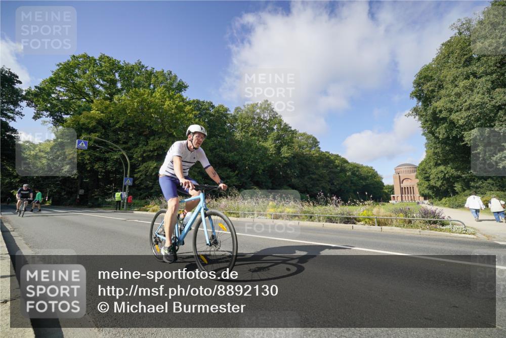 14.09.2025 - Stadtparktriathlon Michael Burmester http://msf.ph/oto/8892130 14.09.2025 10:58:00 Radfahren 637, 737, 791, 816, 826, 836, 841, 853 meine-sportfotos.de