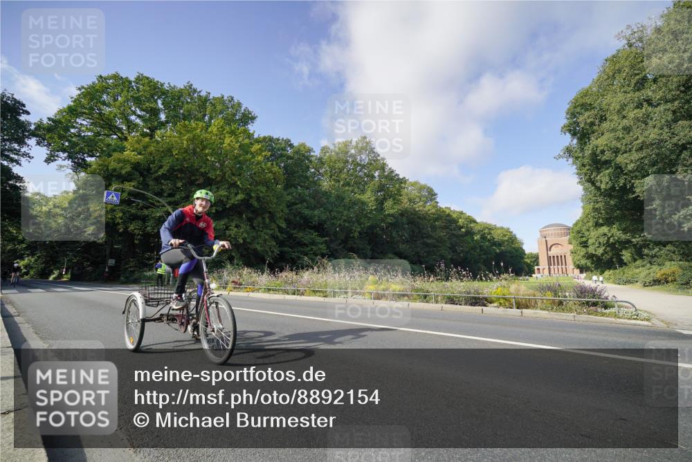 14.09.2025 - Stadtparktriathlon Michael Burmester http://msf.ph/oto/8892154 14.09.2025 10:58:51 Radfahren 582, 712, 750, 804, 917 meine-sportfotos.de