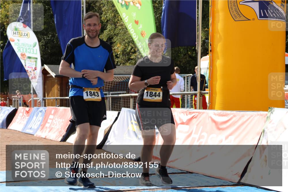 14.09.2025 - Airport Race Strokosch-Dieckow http://msf.ph/oto/8892155 14.09.2025 13:26:08 Ziel 1843, 1844 meine-sportfotos.de