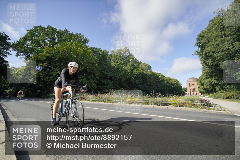14.09.2025 - Stadtparktriathlon Michael Burmester http://msf.ph/oto/8892157 14.09.2025 10:58:55 Radfahren 582, 712, 727, 743, 750, 799, 804, 862, 873, 917 meine-sportfotos.de