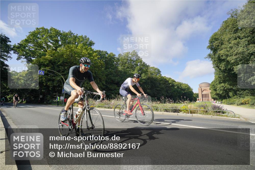 14.09.2025 - Stadtparktriathlon Michael Burmester http://msf.ph/oto/8892167 14.09.2025 10:59:03 Radfahren 727, 739, 743, 759, 799, 804, 862, 873, 882, 917, 920 meine-sportfotos.de