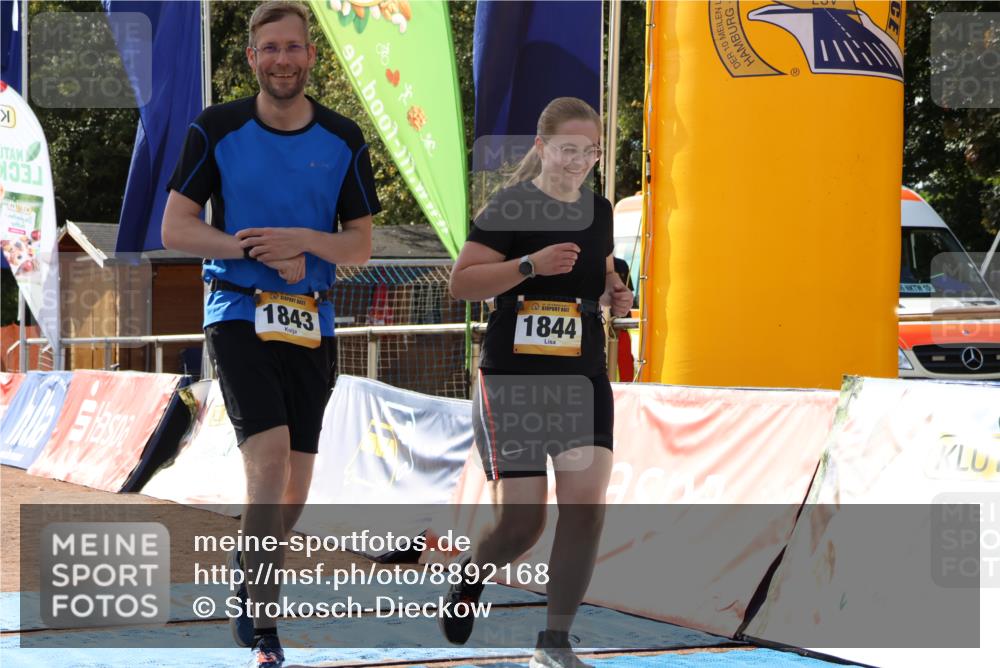 14.09.2025 - Airport Race Strokosch-Dieckow http://msf.ph/oto/8892168 14.09.2025 13:26:08 Ziel 1843, 1844 meine-sportfotos.de