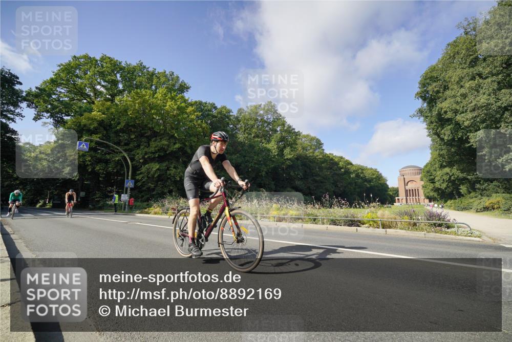 14.09.2025 - Stadtparktriathlon Michael Burmester http://msf.ph/oto/8892169 14.09.2025 10:59:05 Radfahren 683, 727, 739, 743, 759, 799, 804, 862, 873, 882, 917, 920 meine-sportfotos.de