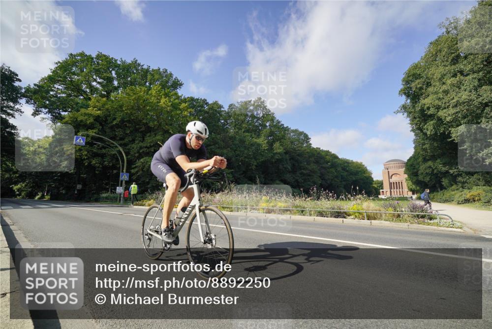 14.09.2025 - Stadtparktriathlon Michael Burmester http://msf.ph/oto/8892250 14.09.2025 11:01:41 Radfahren 769, 787, 880, 901 meine-sportfotos.de